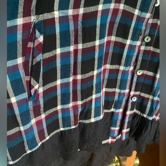 Multiples Flannel Tunic Top. Women's size Large - Picture 2 of 4